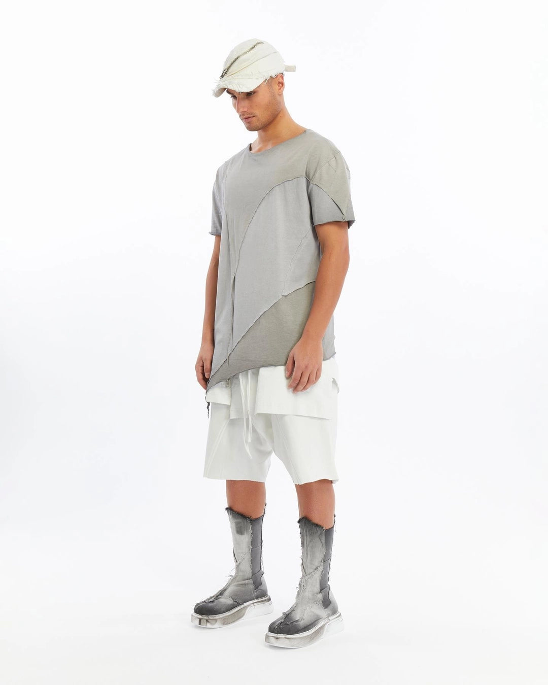 GREY ACIMETRICAL PATCH T-SHIRT