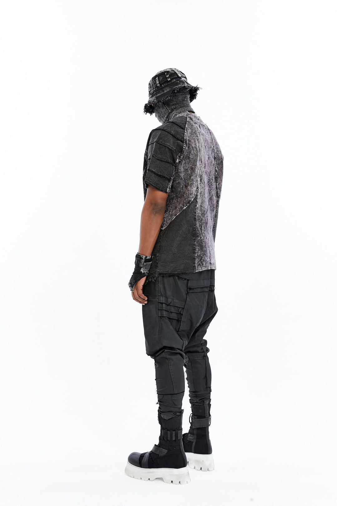 ARMOR T-SHIRT