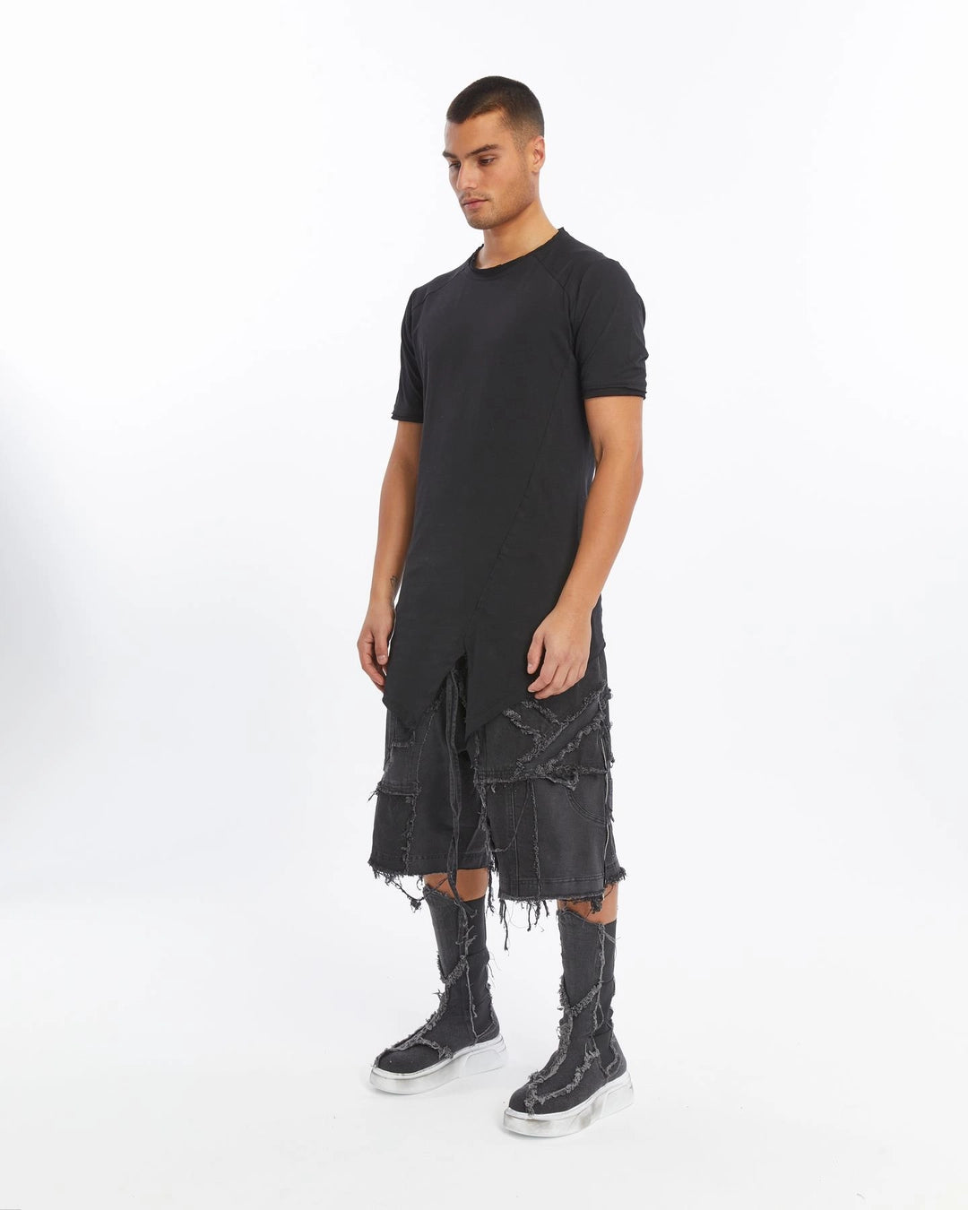 BLACK ASIMETRIC CUT T-SHIRT