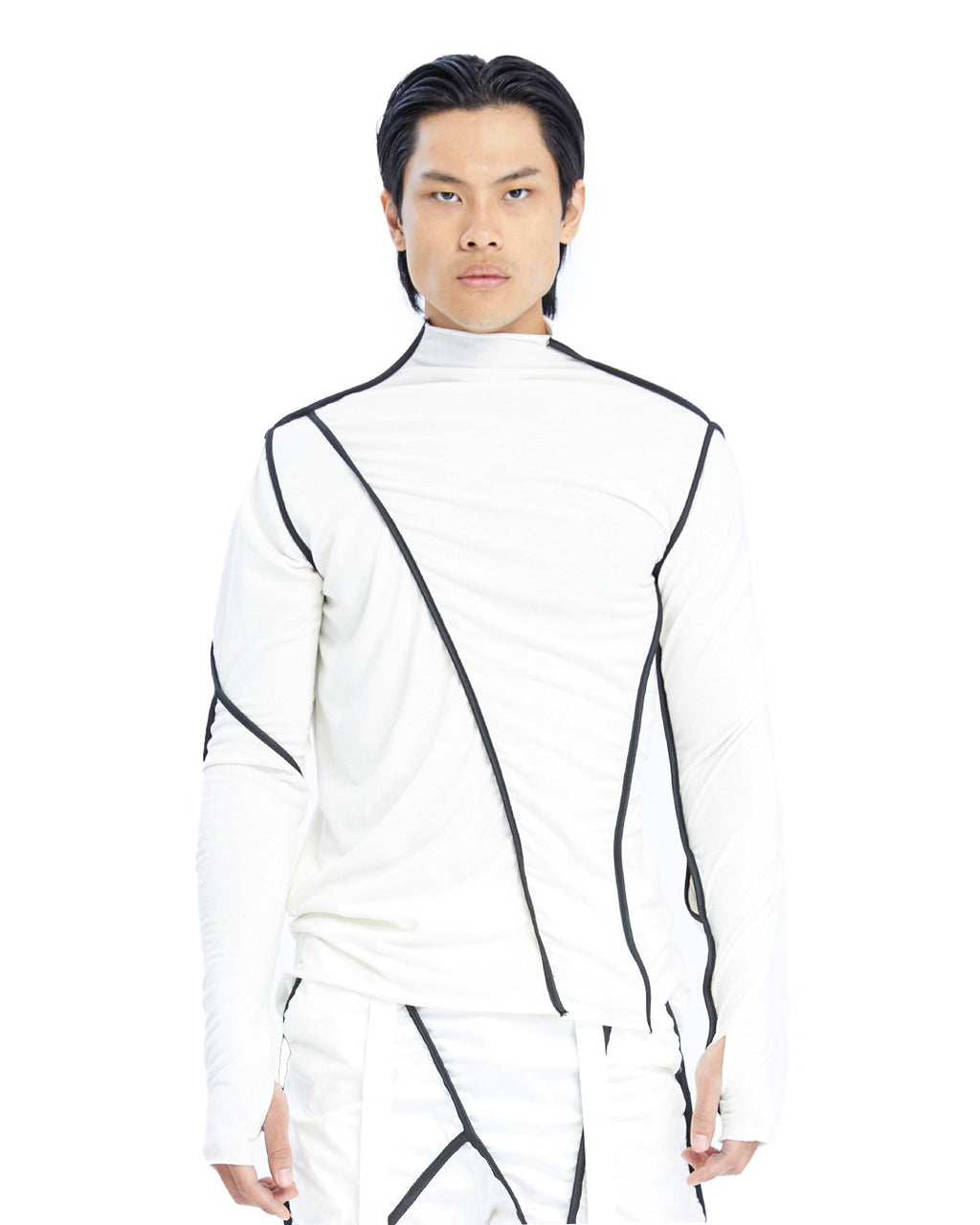 BROKEN LINE TURTLENECK TOP