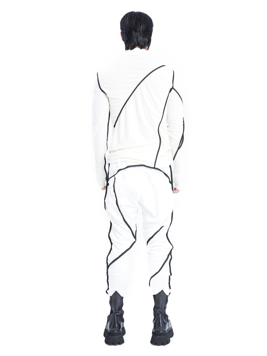 BROKEN LINE TURTLENECK TOP