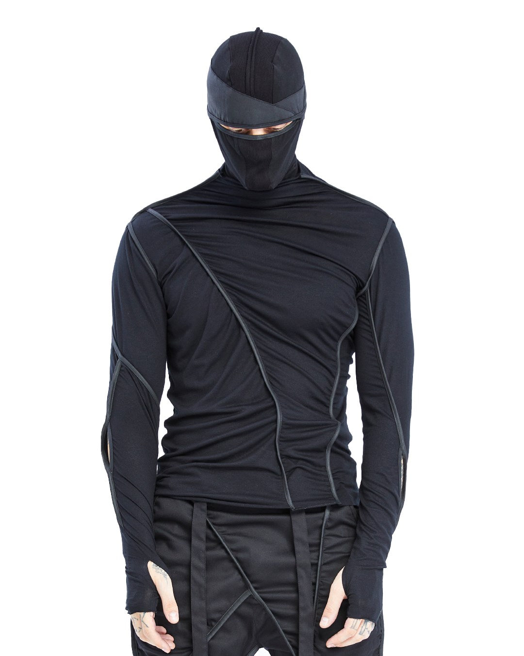 BROKEN LINE TURTLENECK TOP