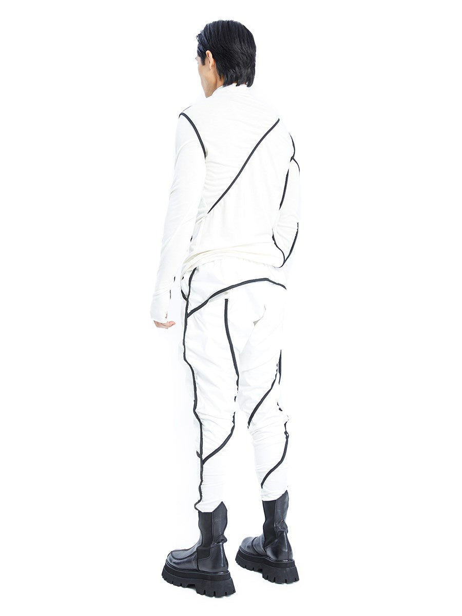 BROKEN LINE TURTLENECK TOP