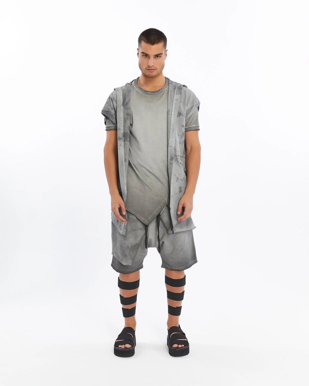 GREY COVERED CAPRI