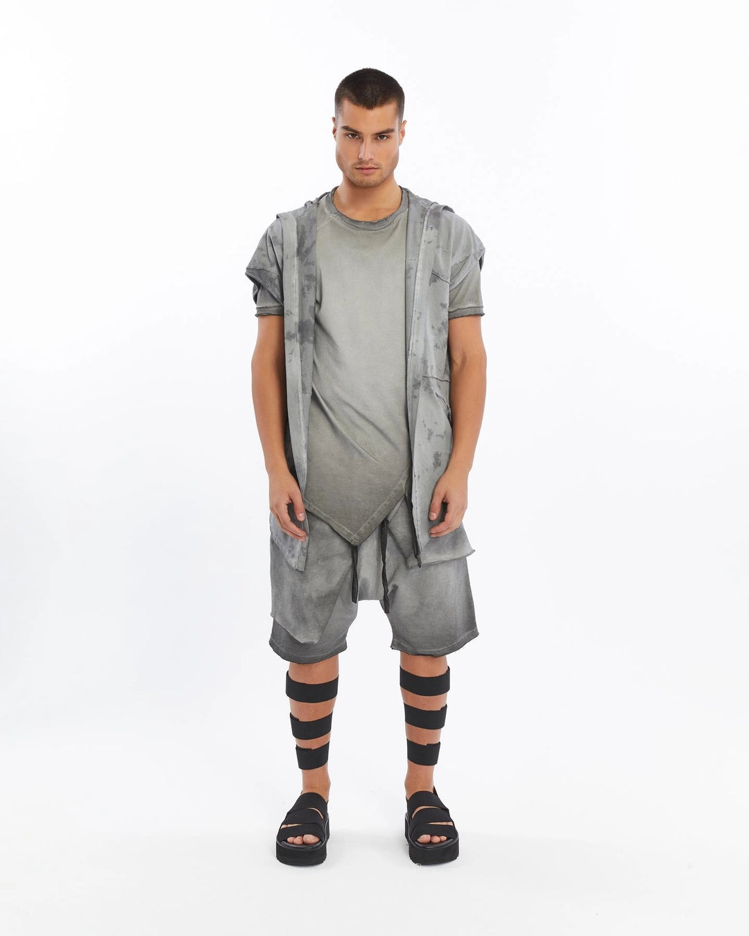 GREY COVERED CAPRI