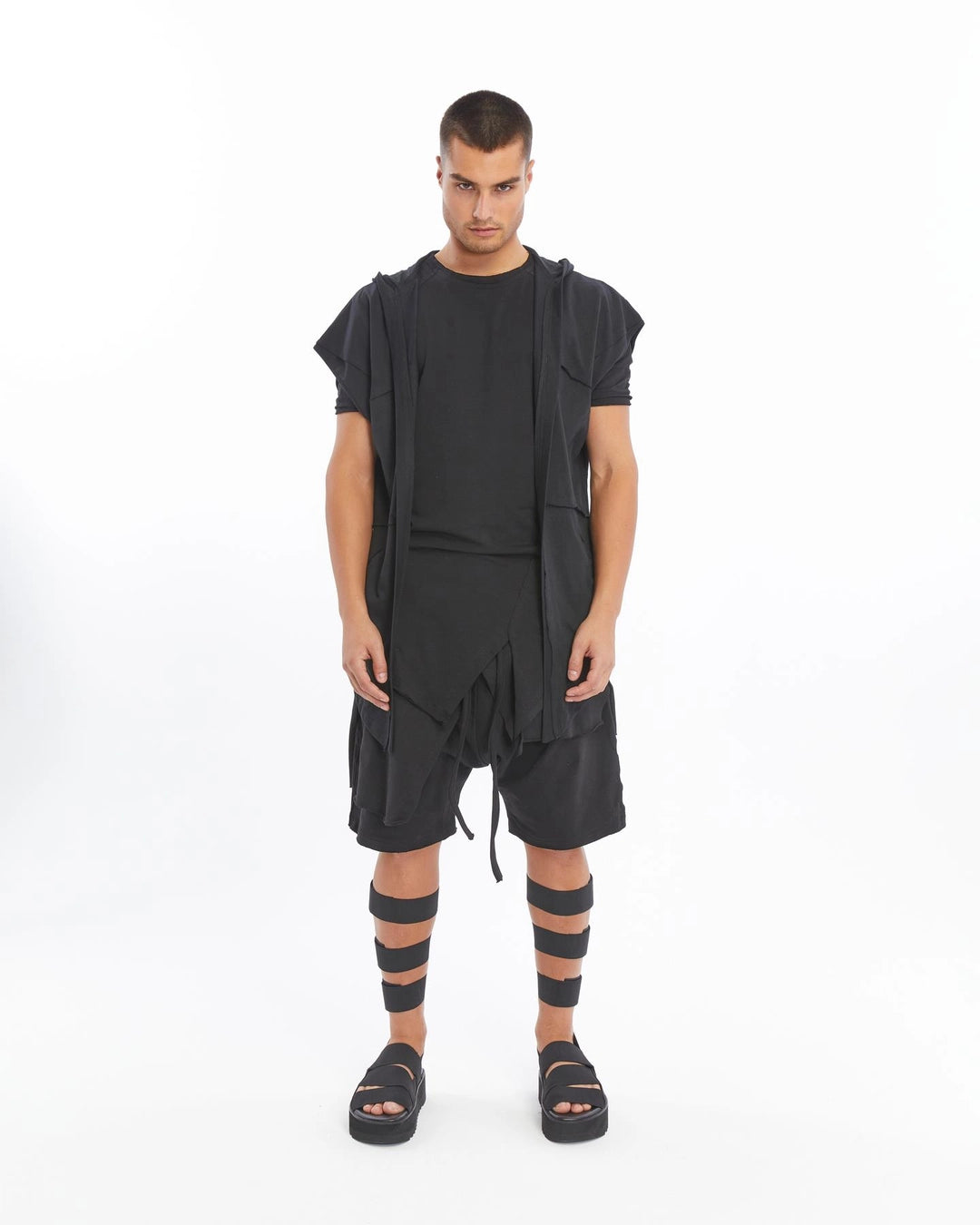BLACK COVERED CAPRI