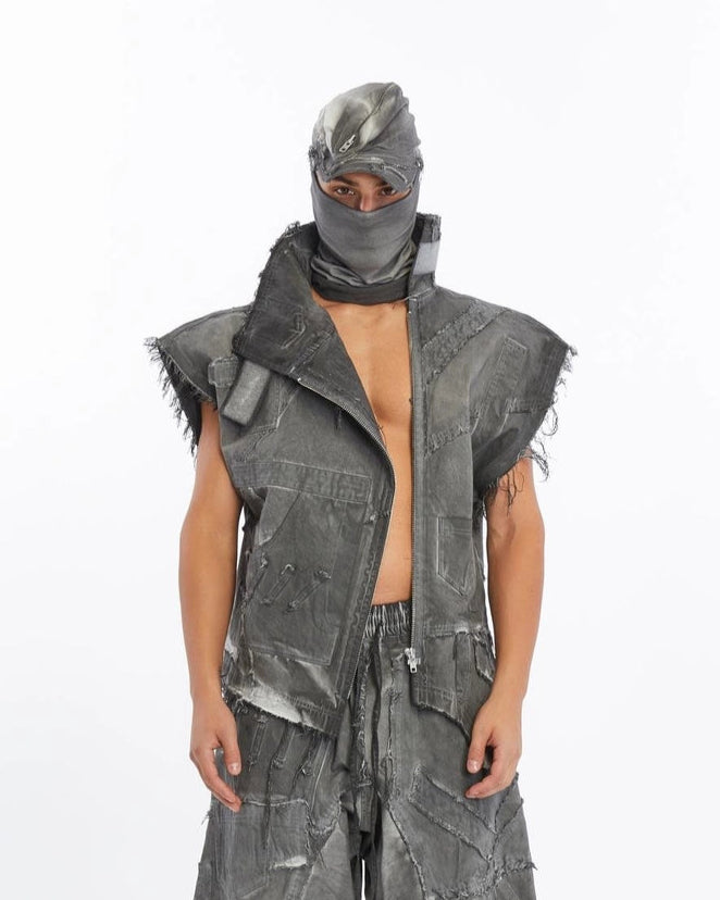 GREY DIRTY PIECED VEST