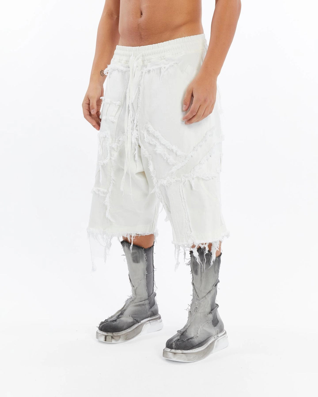 WHITE DIRTY PATCHED CAPRI