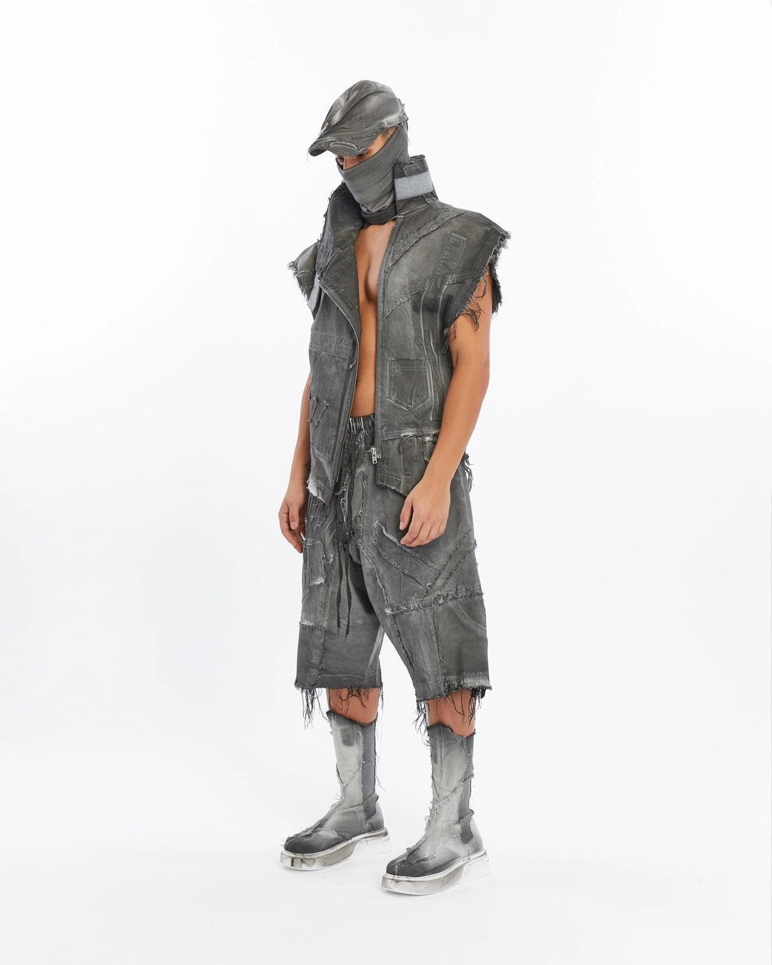 GREY DIRTY PIECED VEST