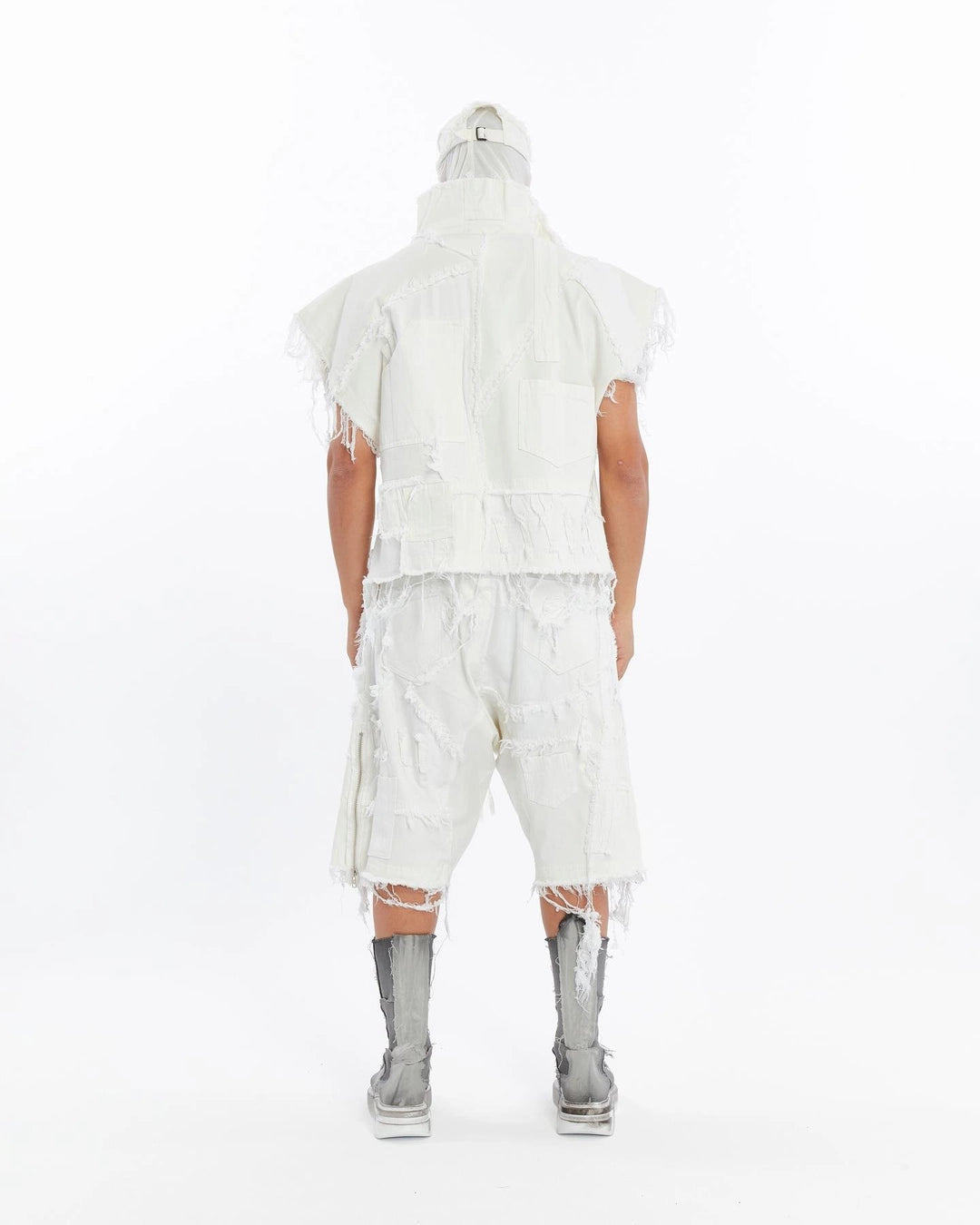 WHITE DIRTY PIECED VEST