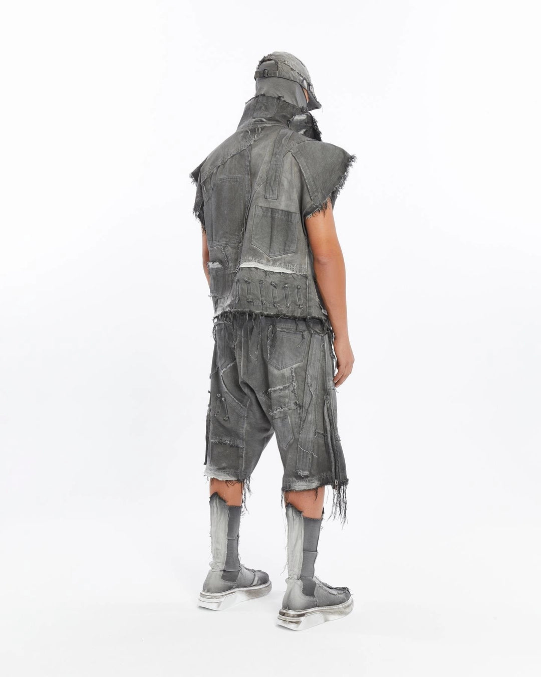 GREY DIRTY PIECED VEST