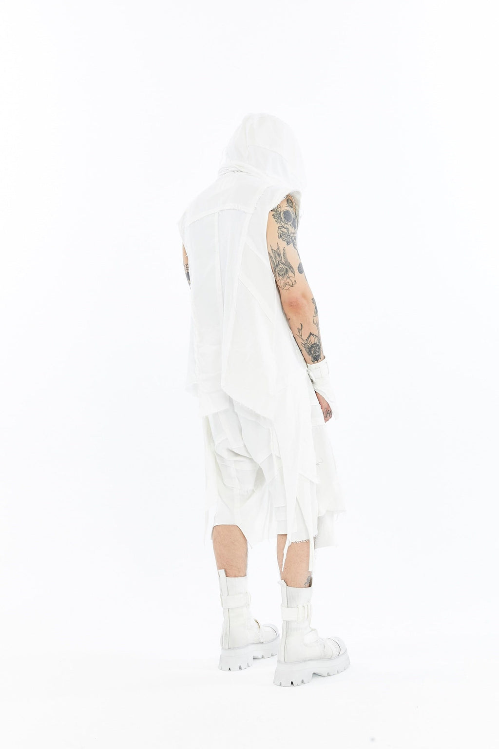 DIVIDE VEST