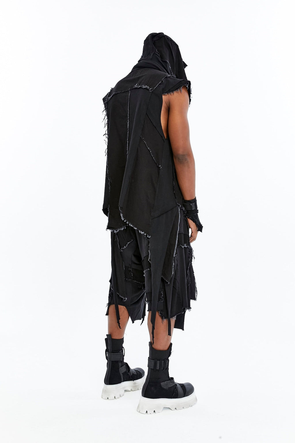 DIVIDE VEST