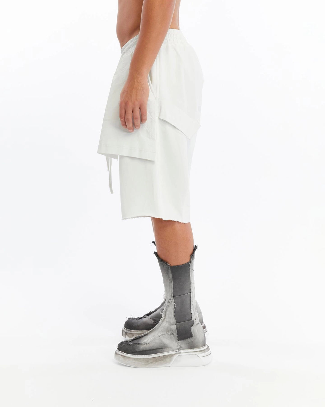 WHITE DOUBLE FLAP CAPRI