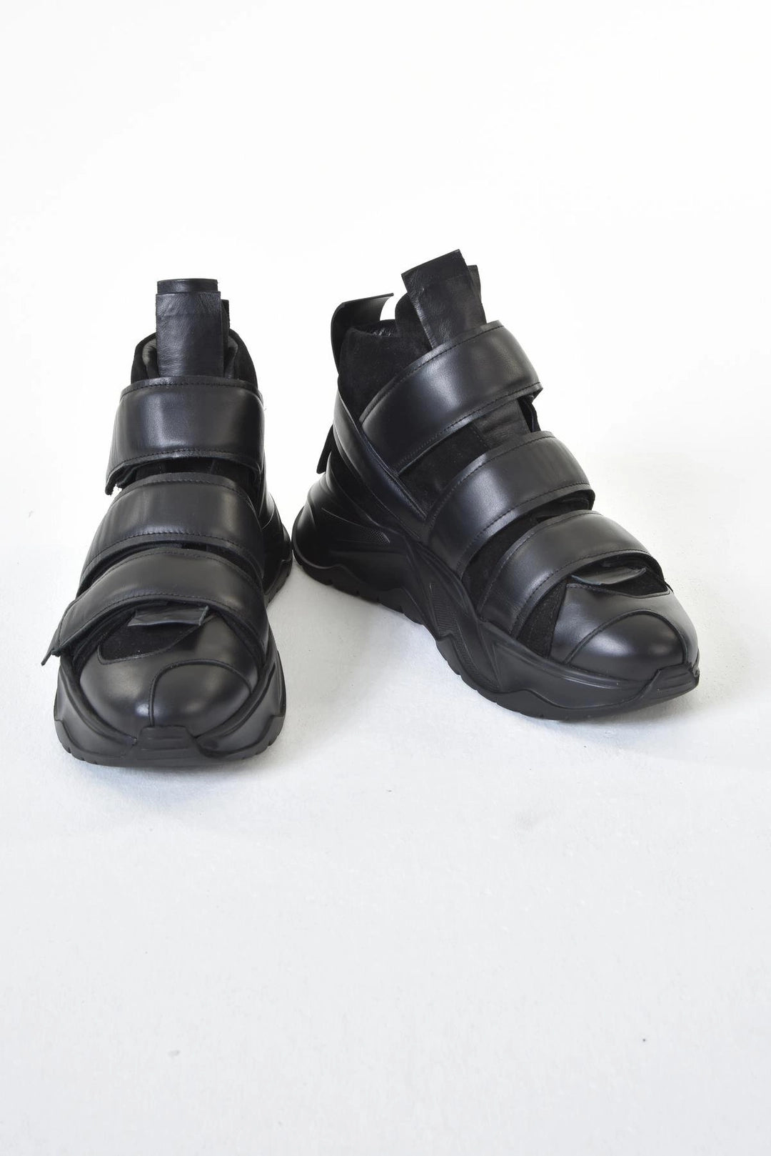 FRONT LACE SHOES