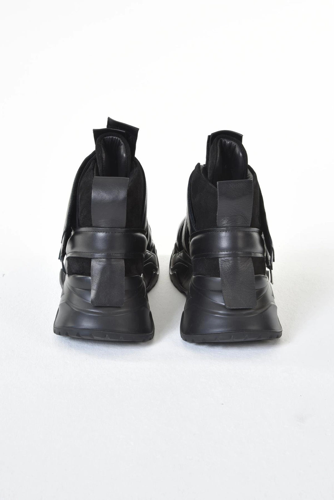 FRONT LACE SHOES