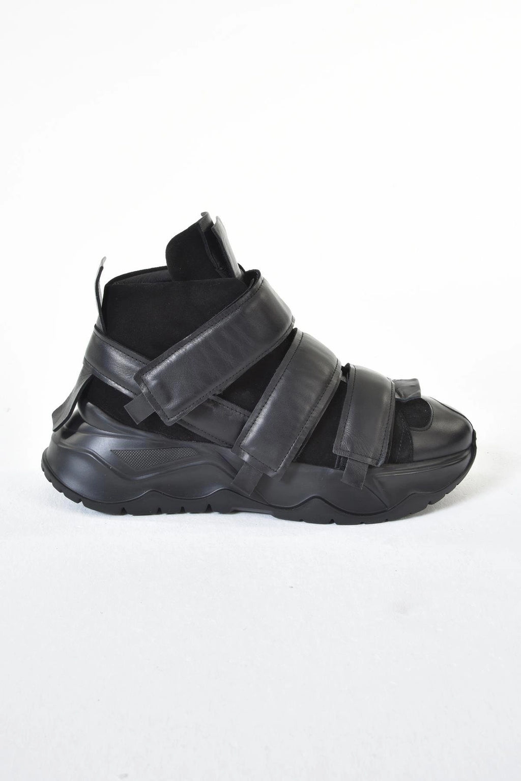 FRONT LACE SHOES