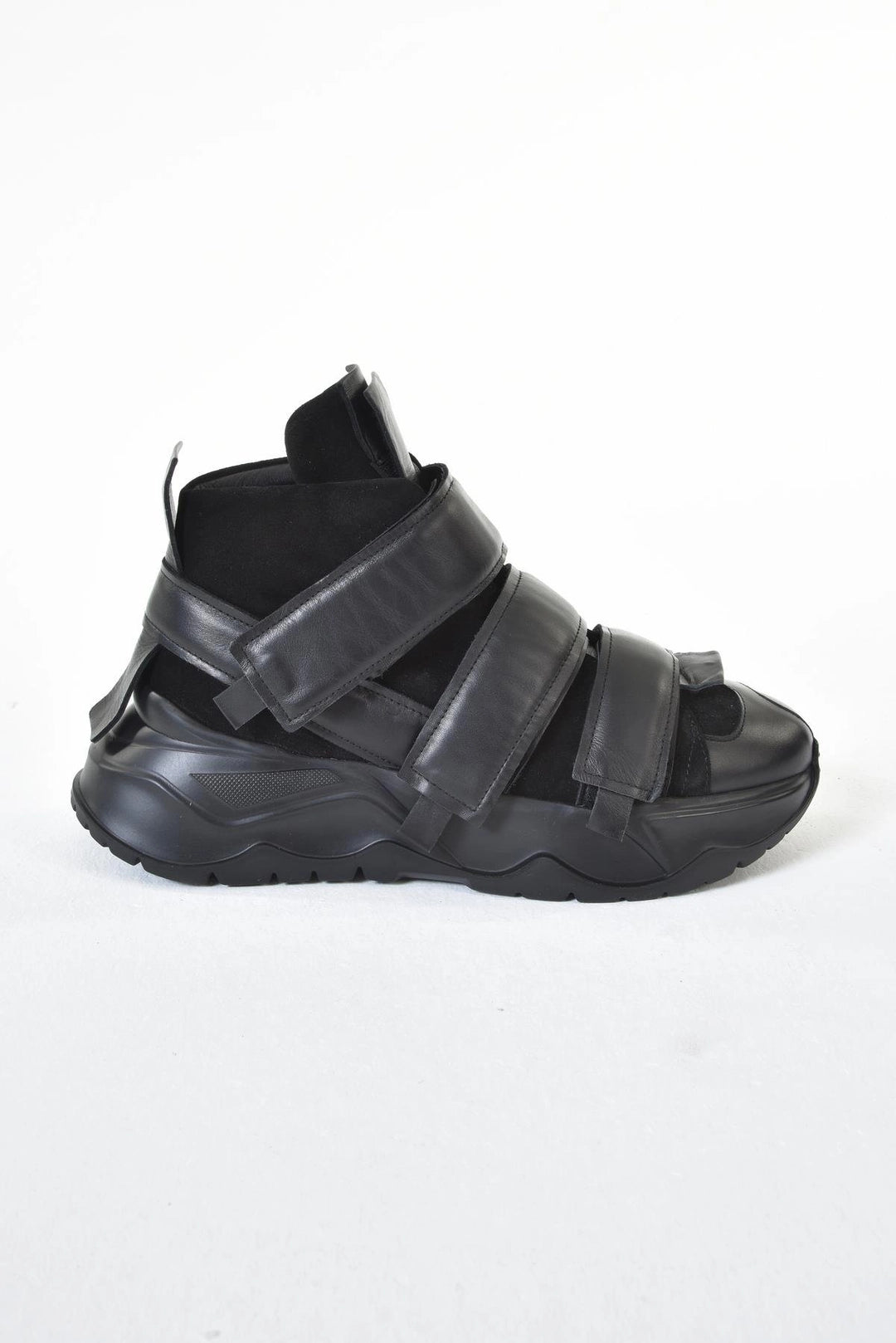 FRONT LACE SHOES