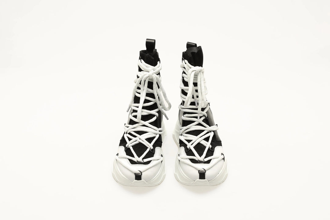 WHITE/BLACK LONG STRING SHOES