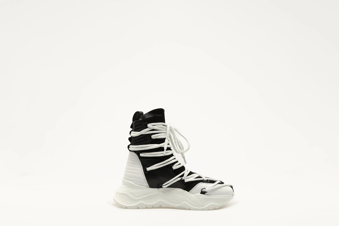 WHITE/BLACK LONG STRING SHOES