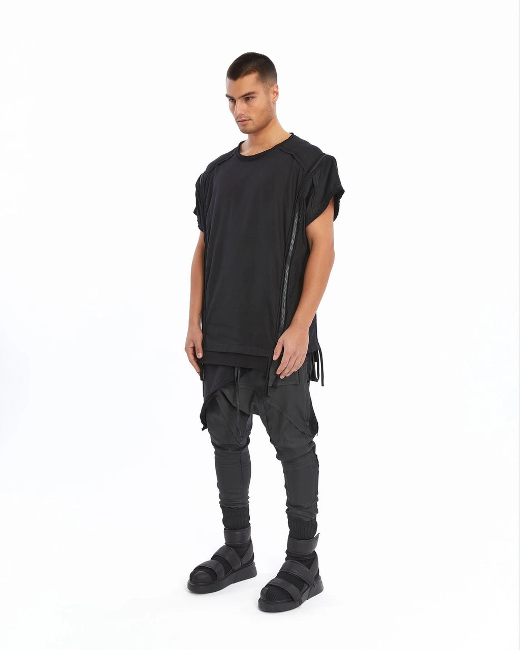 BLACK LONG ZIPPER T-SHIRT