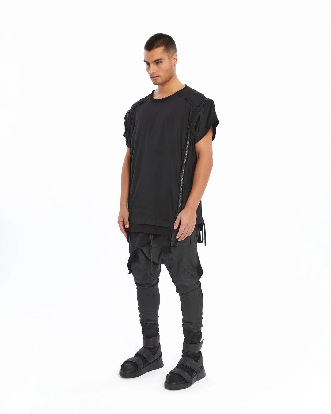 BLACK LONG ZIPPER T-SHIRT