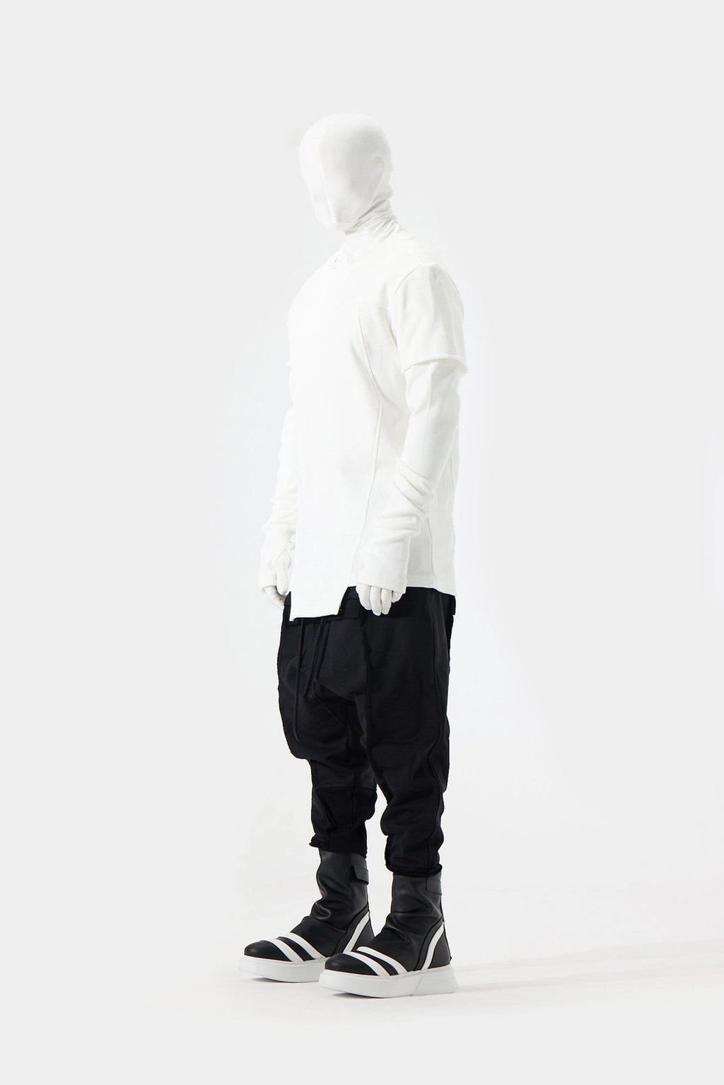 WHITE PIECED SWEATSHIRT
