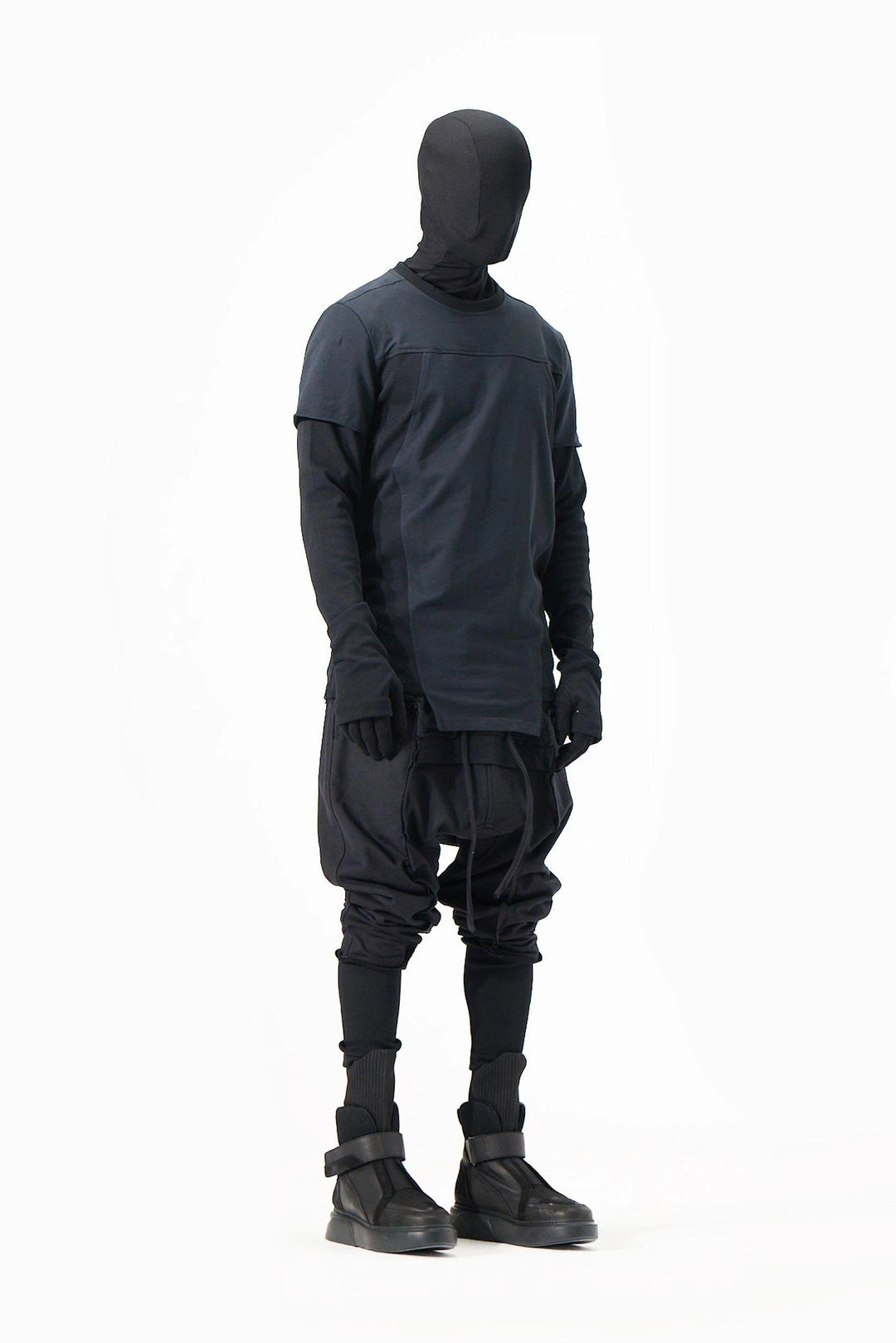 BLACK PIECED SWEATSHIRT