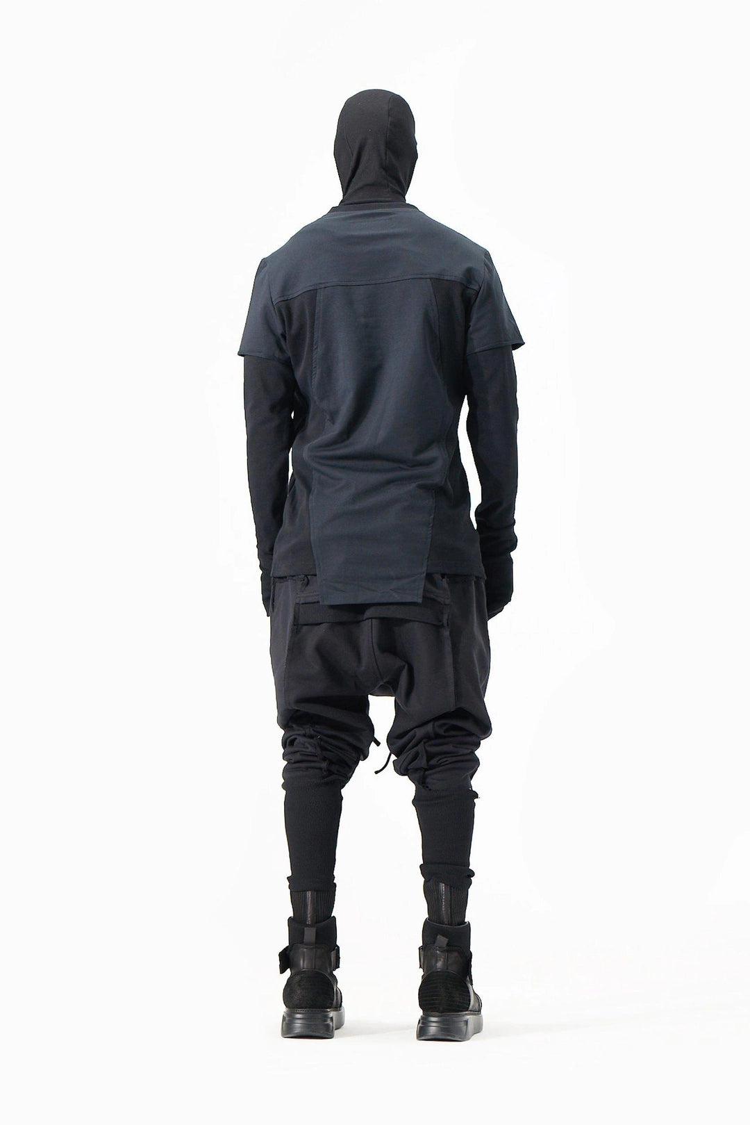 BLACK PIECED SWEATSHIRT