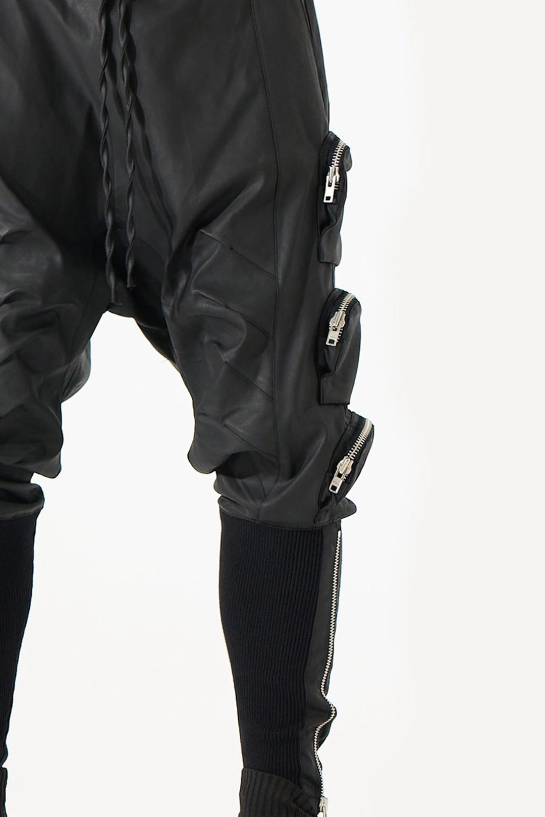 COATED BLACK POCKETS PANT