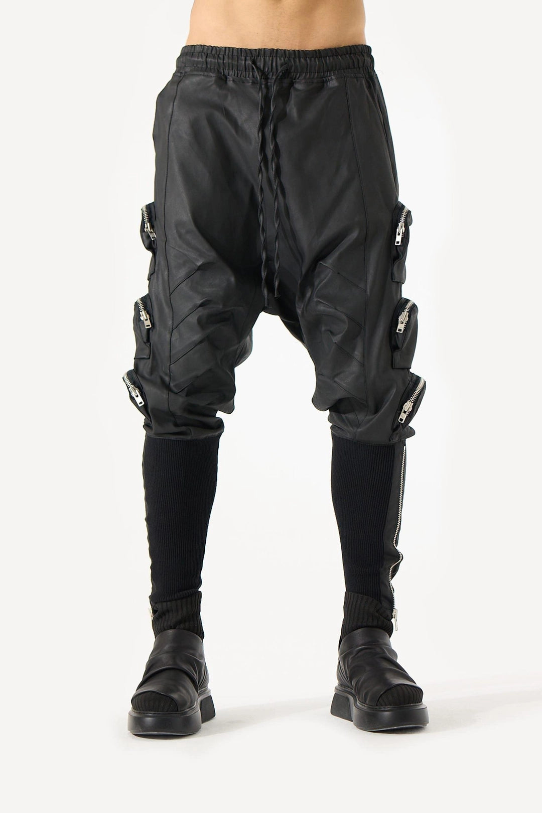 COATED BLACK POCKETS PANT