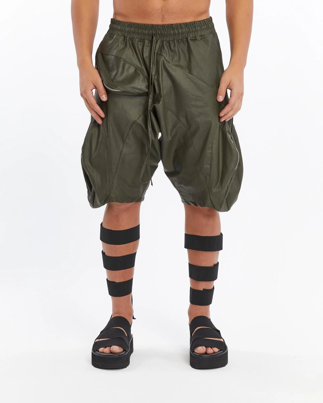 KHAKI PUFFER SHORTS