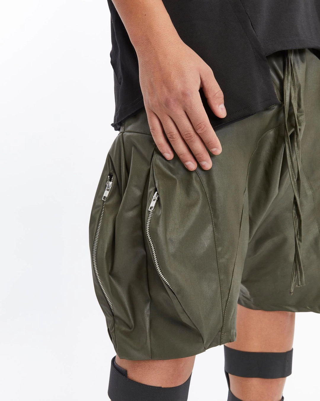 KHAKI PUFFER SHORTS