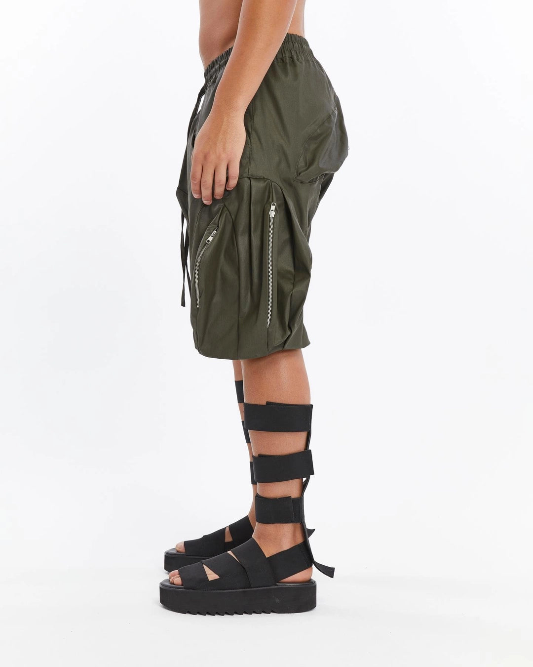 KHAKI PUFFER SHORTS