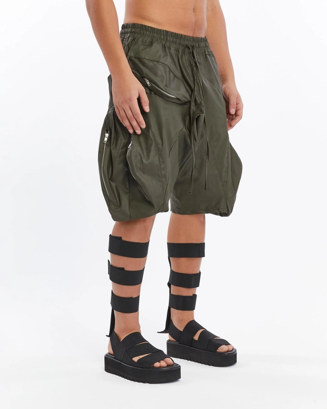 KHAKI PUFFER SHORTS