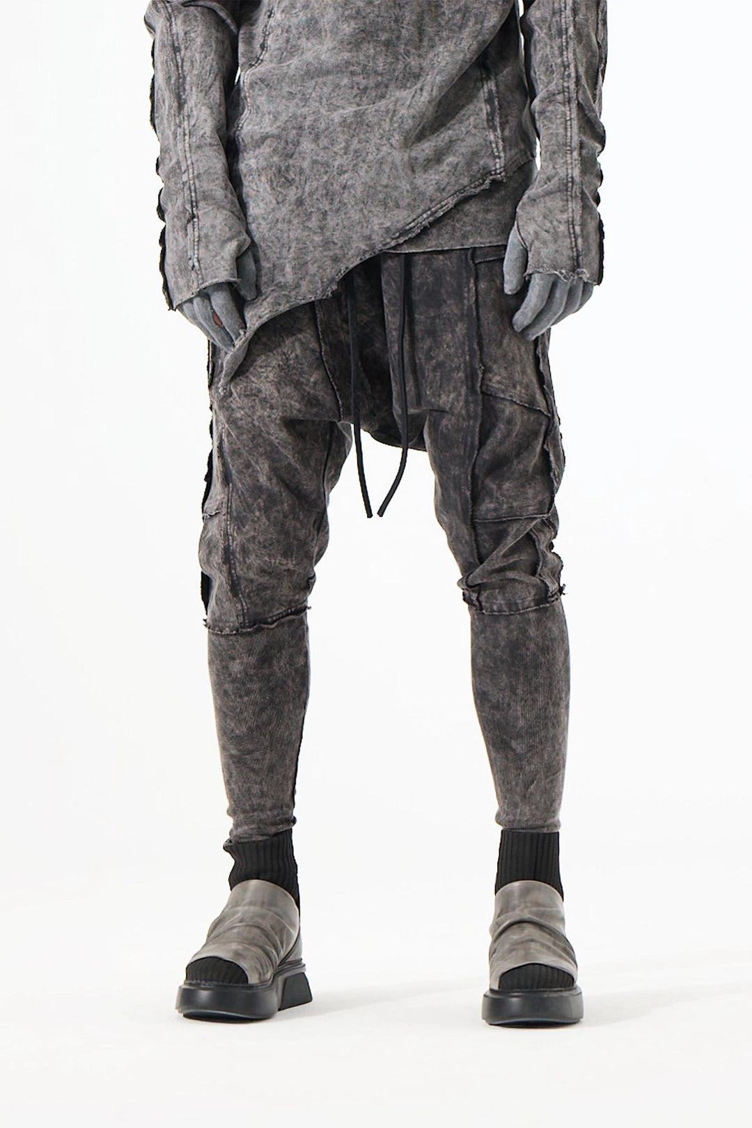 ACID BLACK RIBBED PANT