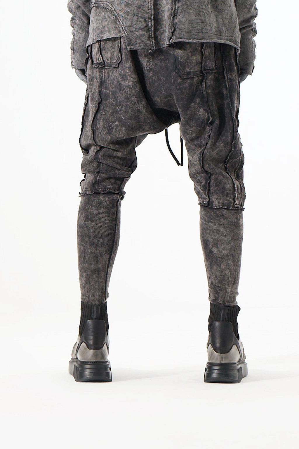 ACID BLACK RIBBED PANT