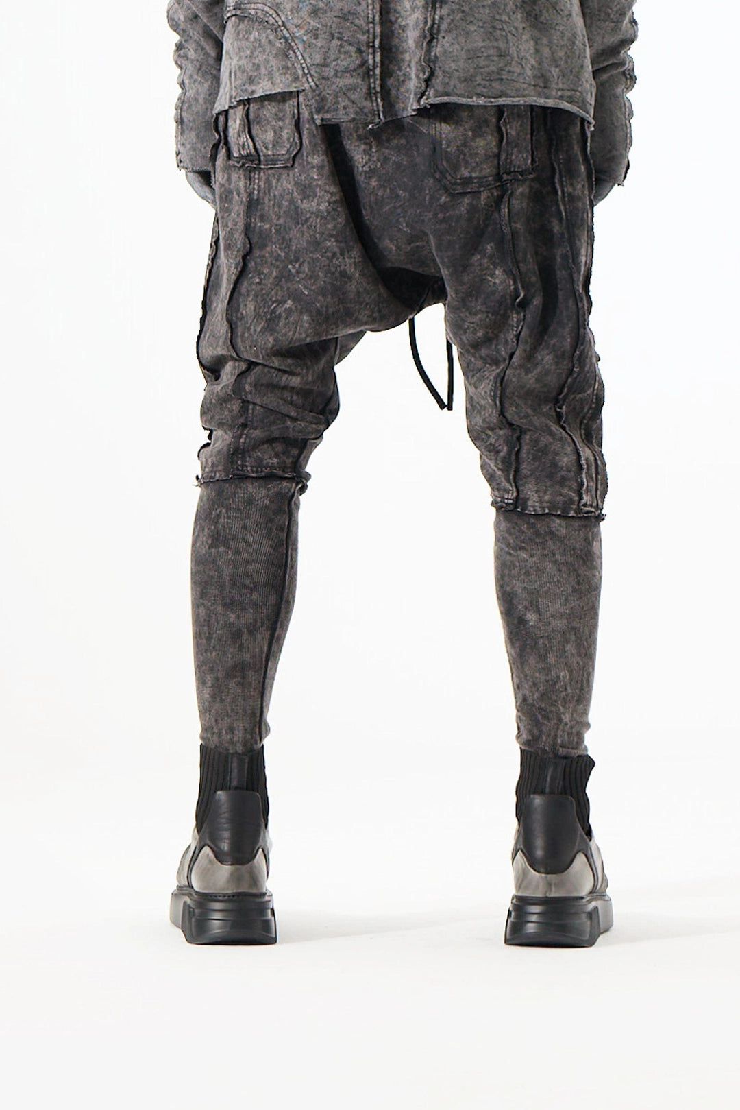 ACID BLACK RIBBED PANT