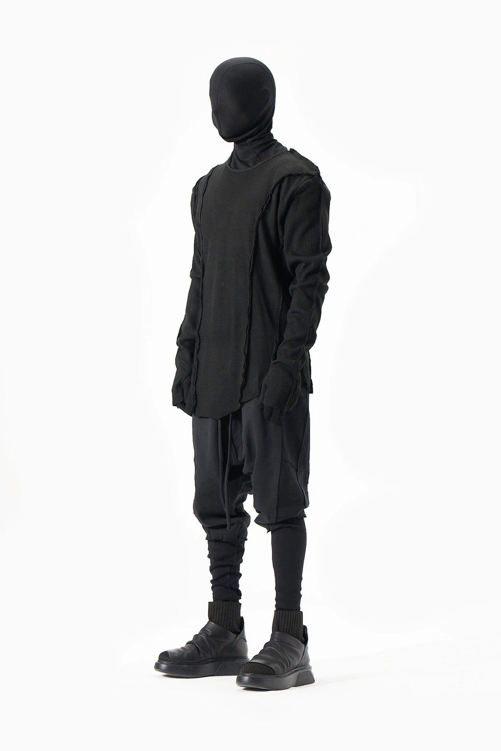 BLACK RIBBED SWEATS
