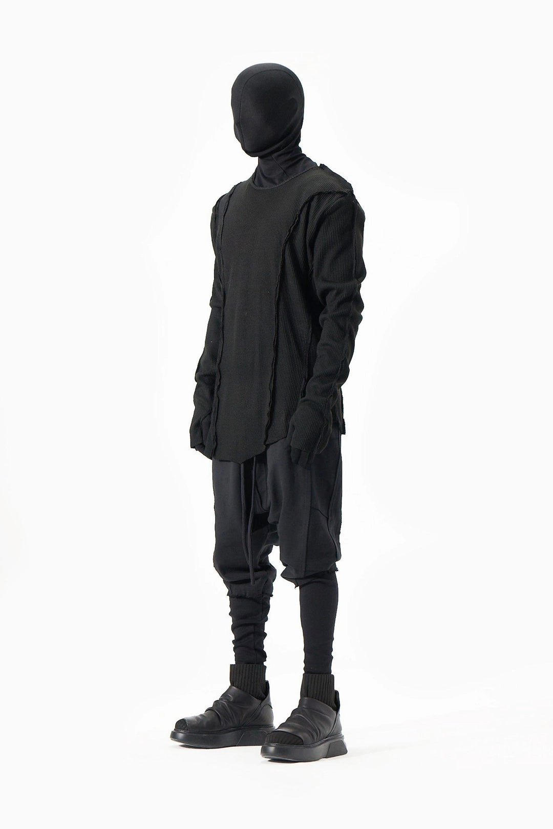 BLACK RIBBED SWEATS