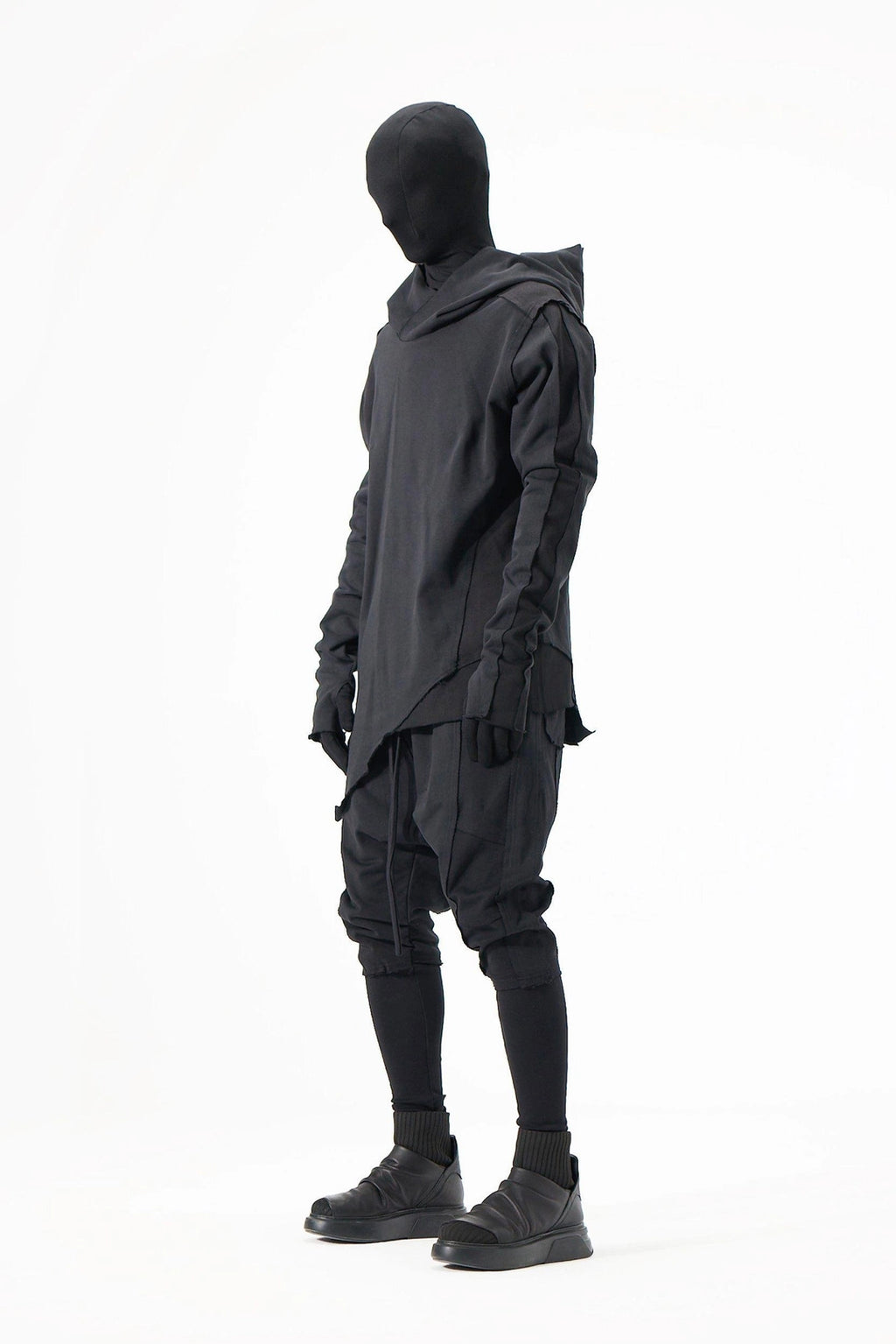 BLACK RIBBED SWEATSHIRT
