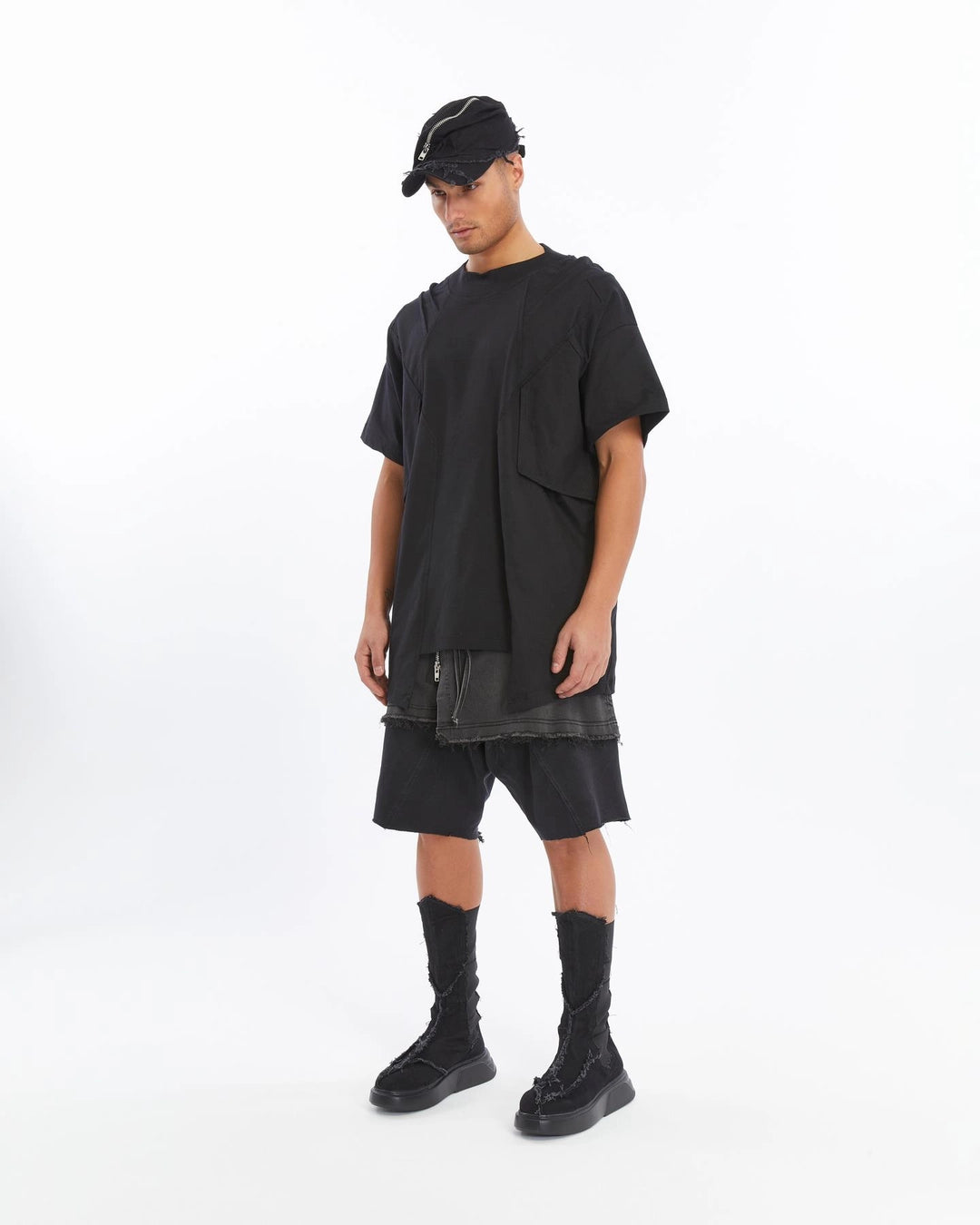 BLACK RIBBED T-SHIRT