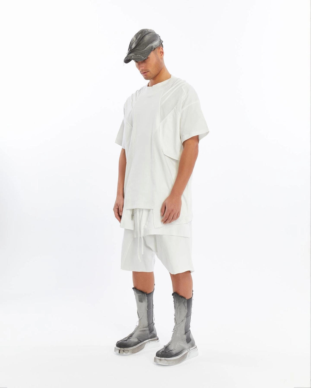 WHITE RIBBED T-SHIRT