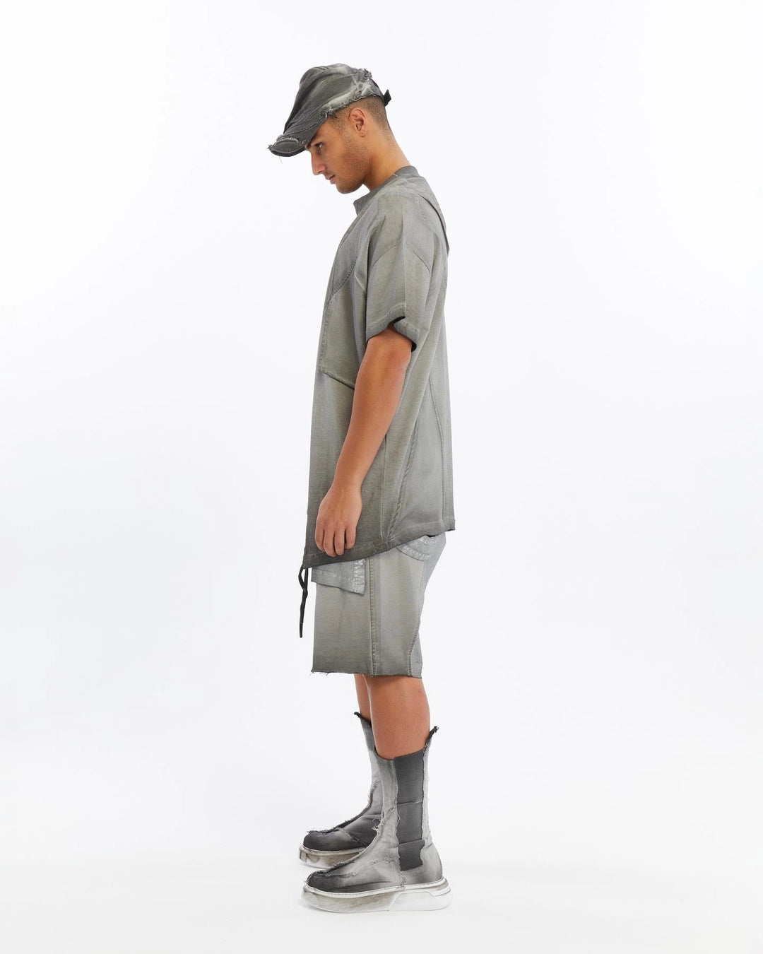 GREY RIBBED T-SHIRT