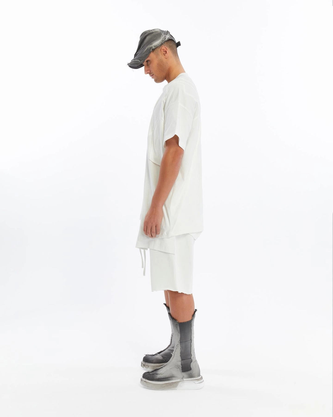 WHITE RIBBED T-SHIRT