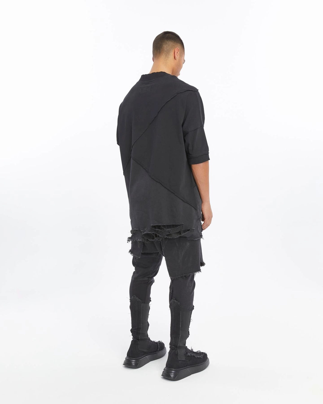 BLACK RIPPED T-SHIRT