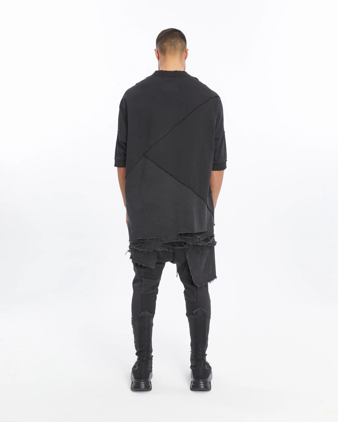 BLACK RIPPED T-SHIRT