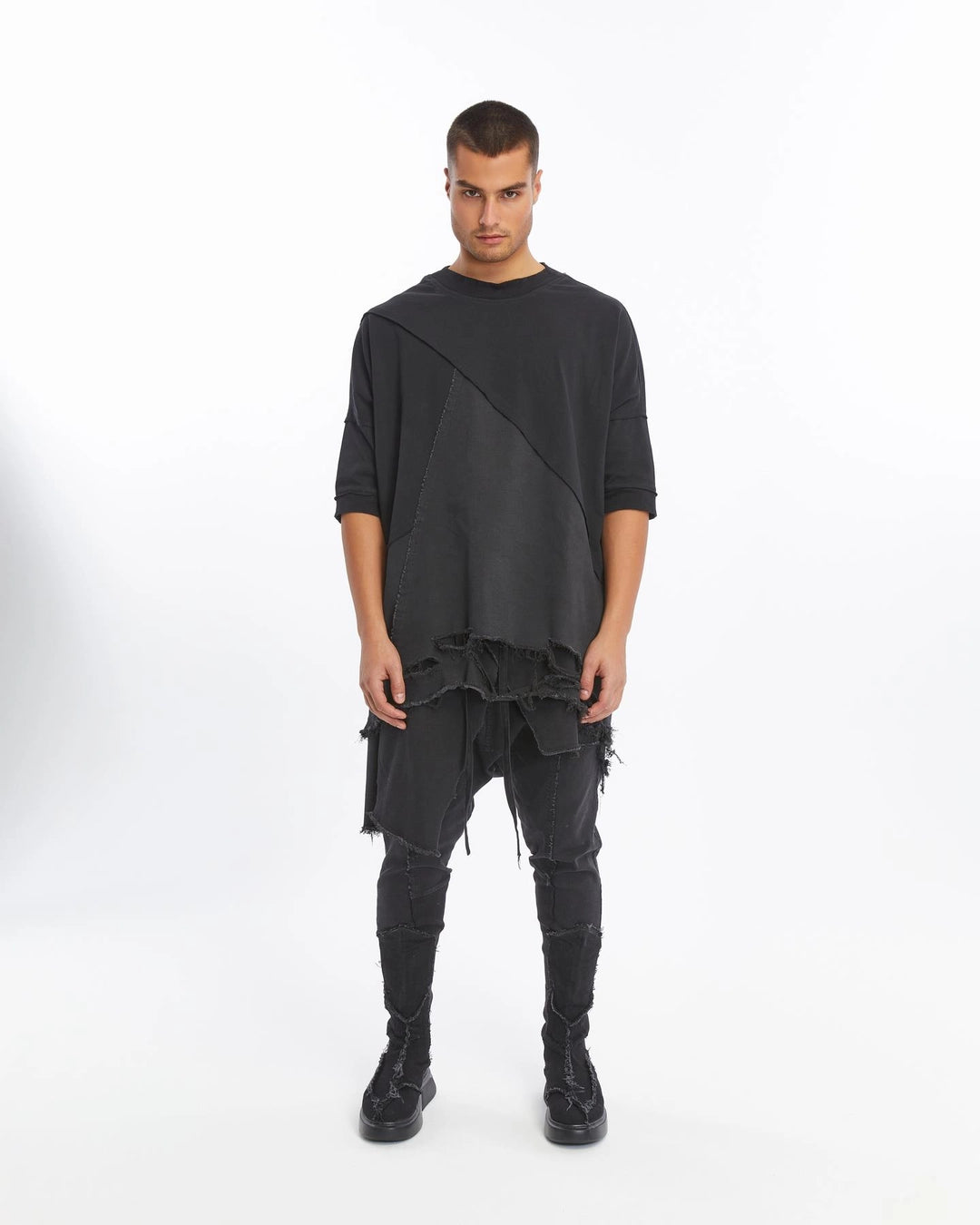 BLACK RIPPED T-SHIRT