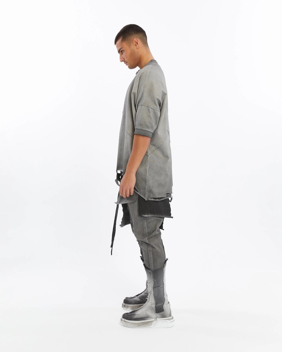 GREY RIPPED T-SHIRT