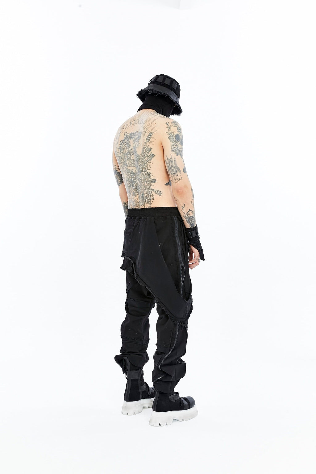 SPLIT ZIP PANTS